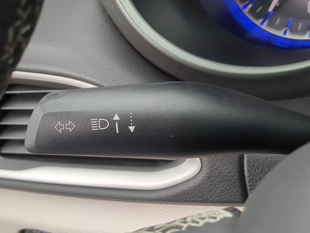 Used 2024 Chrysler Pacifica Touring-L FWD image 25
