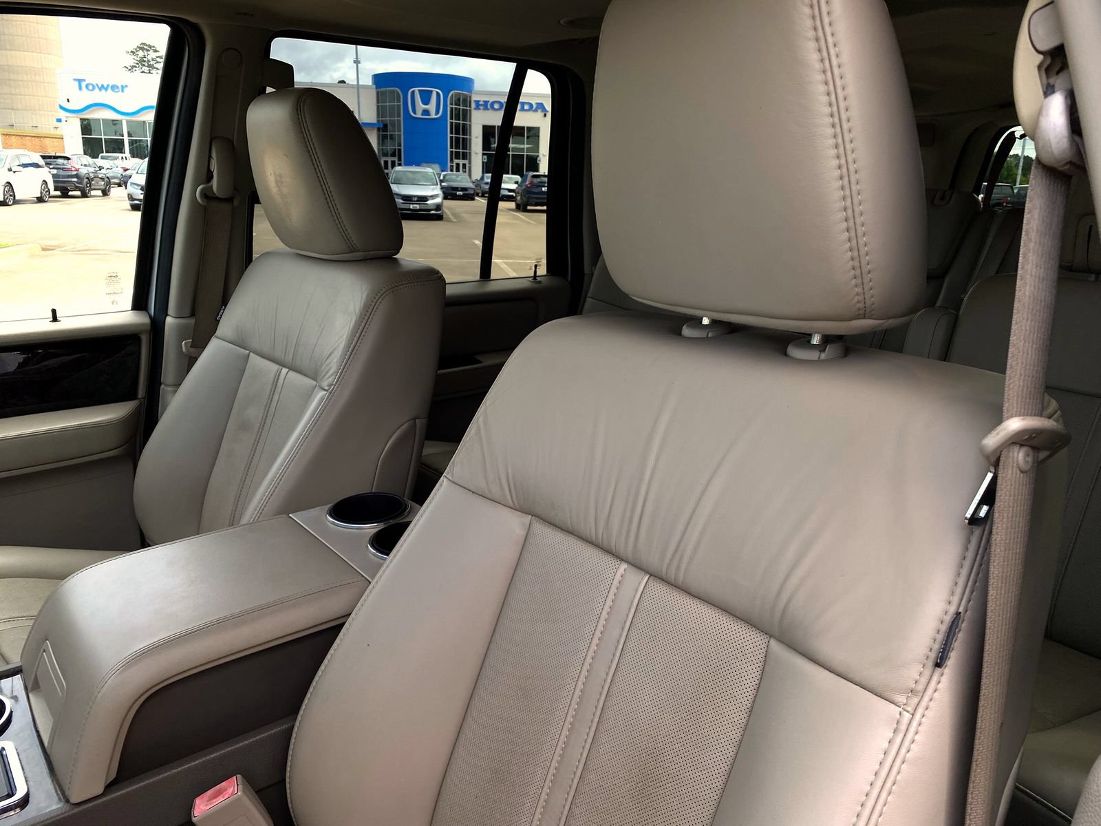 Used 2017 Lincoln Navigator L Select RWD image 13