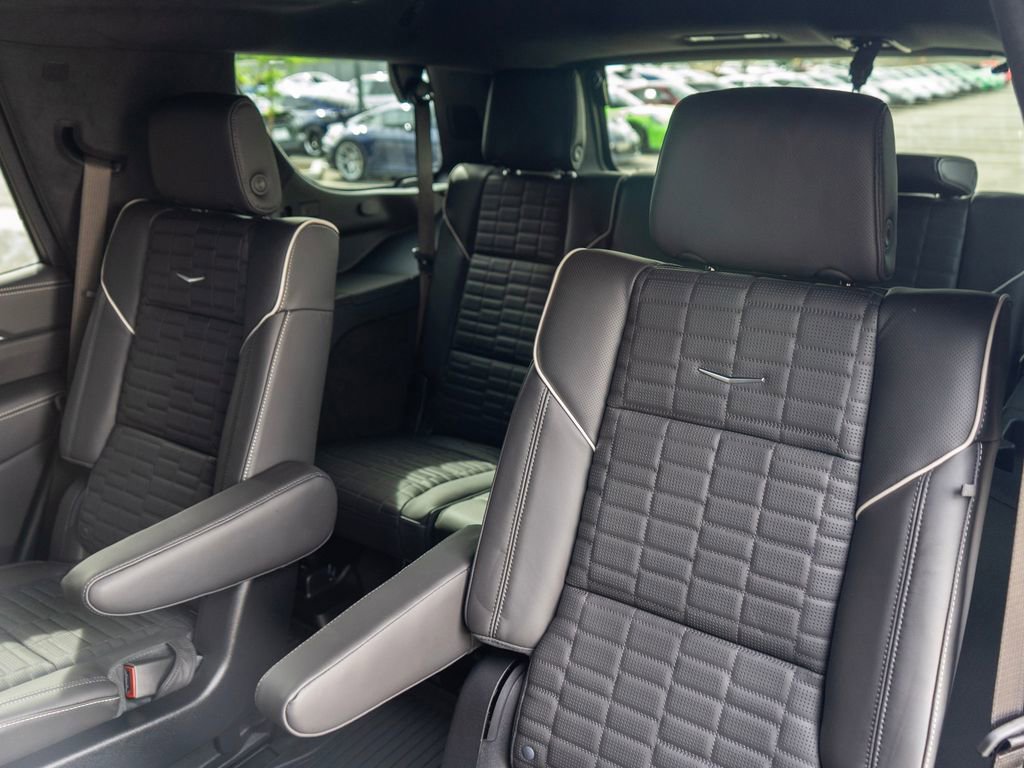 Used 2026 Cadillac Escalade V w/ LPO, ONYX Package image 27