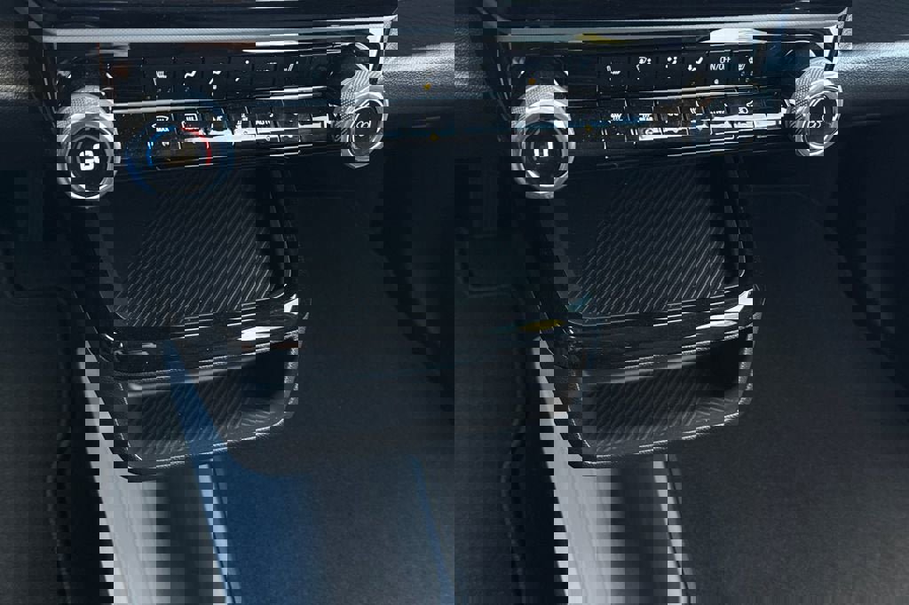 New 2027 Chevrolet Bolt LT w/ Comfort Package image 21