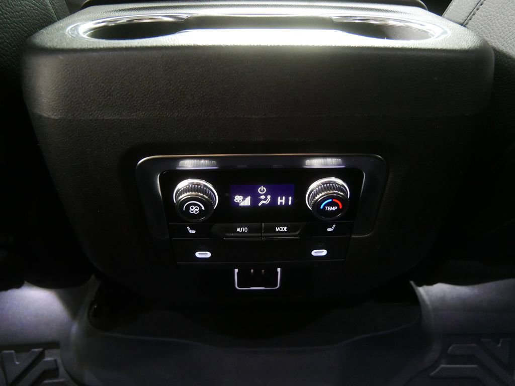 Used 2022 GMC Yukon Denali image 27