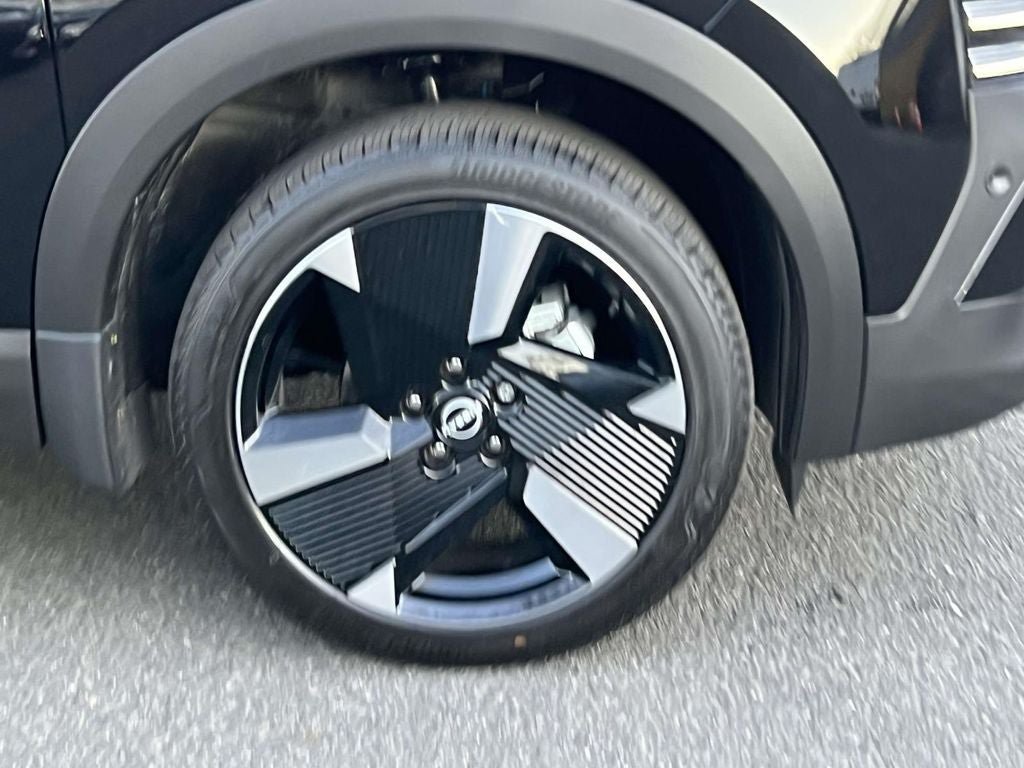 New 2026 Nissan Kicks SR w/ SR Premium Package AWD/4WD image 7