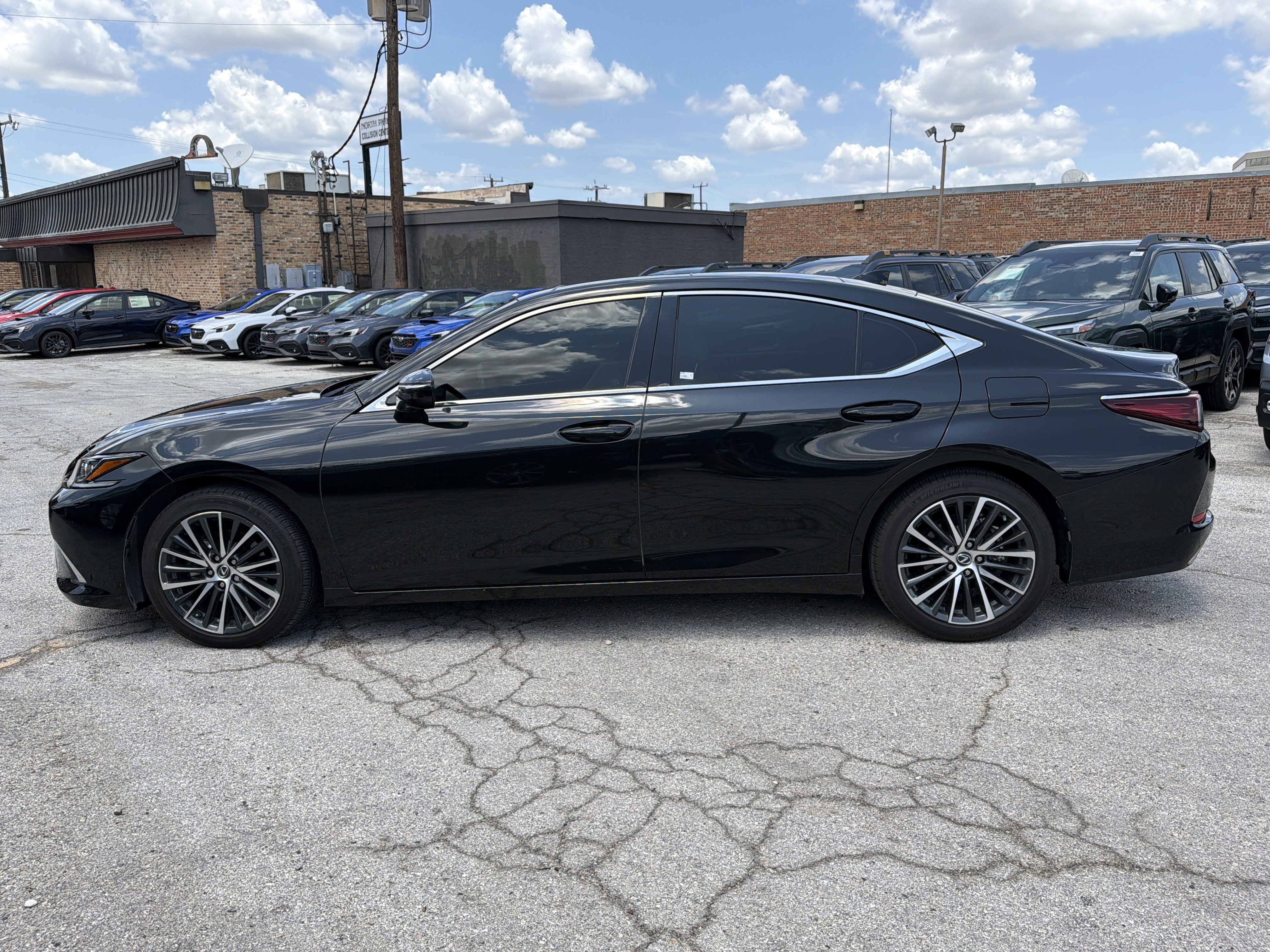 Used 2025 Lexus ES 350 w/ Premium Package FWD image 6