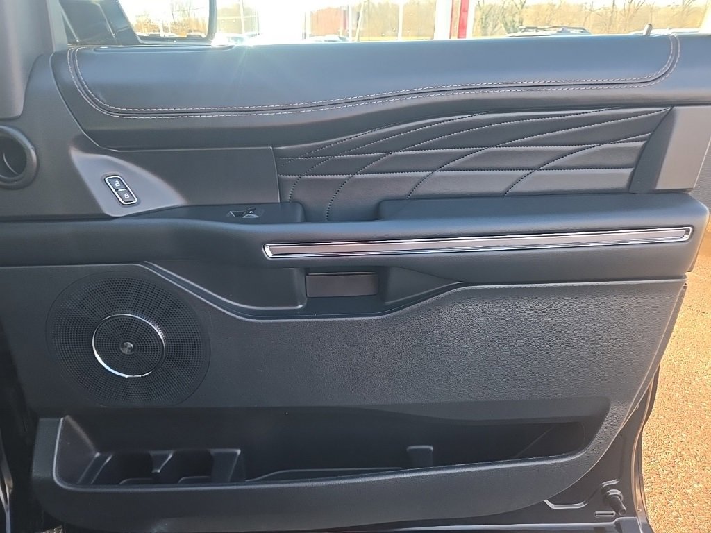 Used 2022 Ford Expedition Max Platinum image 36