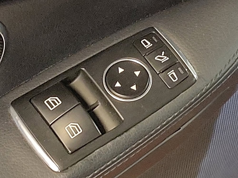 Used 2016 Mercedes-Benz SLK 350 image 27