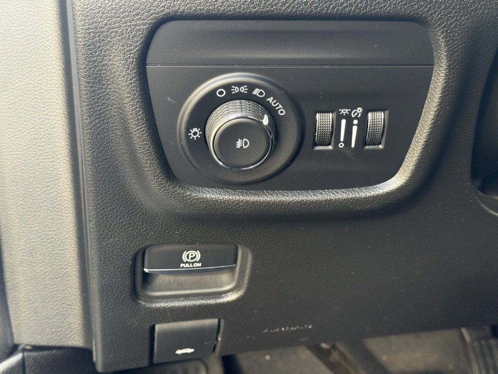 Used 2024 Jeep Grand Cherokee L Limited w/ Trailer Tow Package image 17