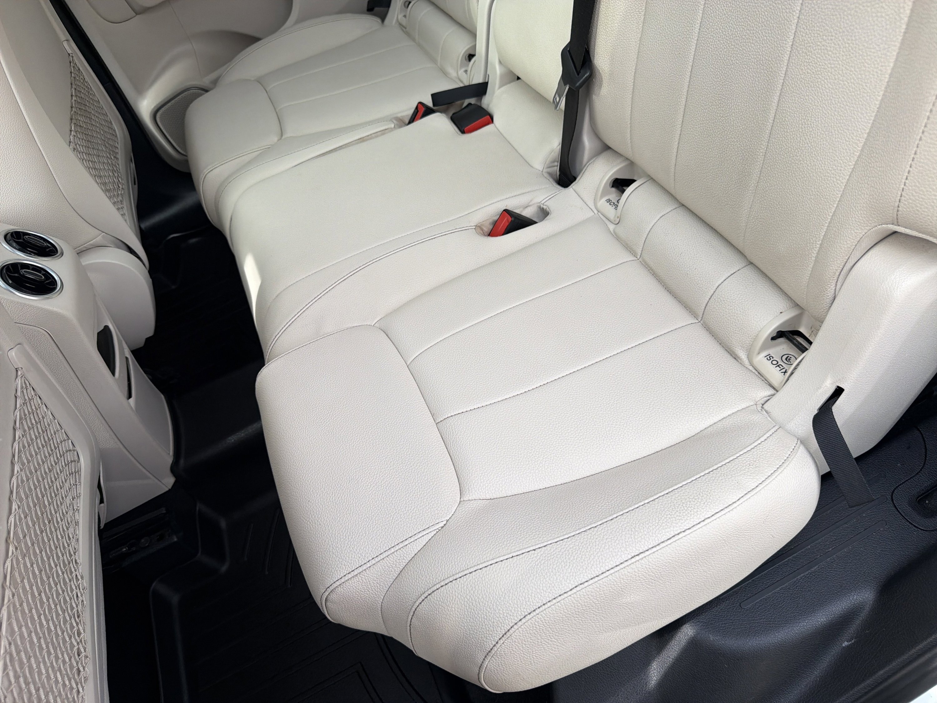 Used 2021 Mercedes-Benz GLB 250 4MATIC image 26