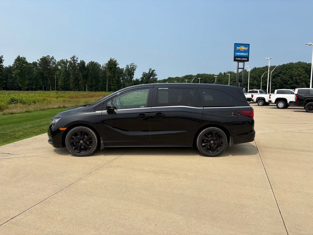 Used 2023 Honda Odyssey Sport image 2