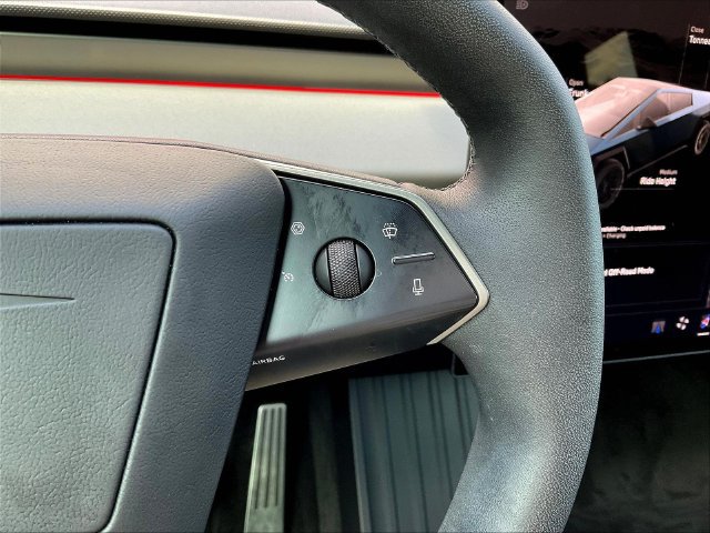 Used 2024 Tesla Cybertruck AWD Crew Cab image 15