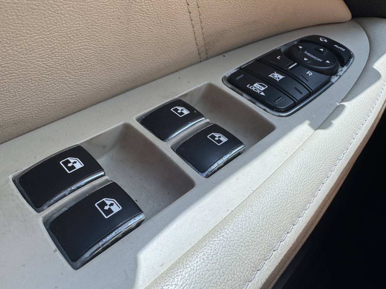 Used 2016 Hyundai Equus Signature RWD image 15
