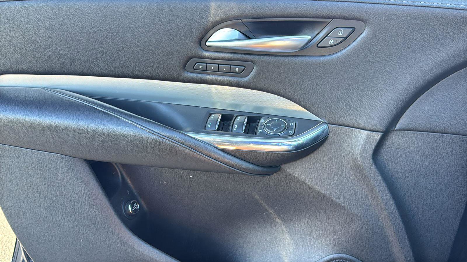 Used 2023 Cadillac XT4 Premium Luxury image 8