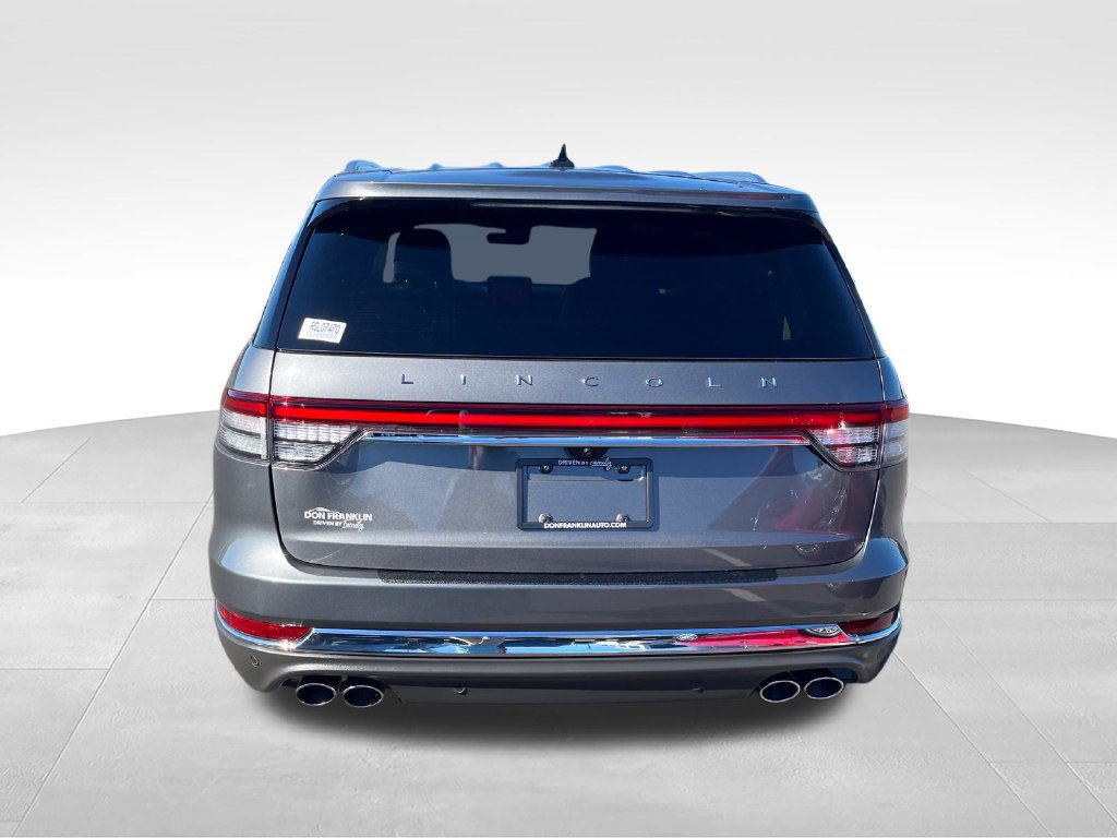Used 2024 Lincoln Aviator AWD w/ Premium Package image 4