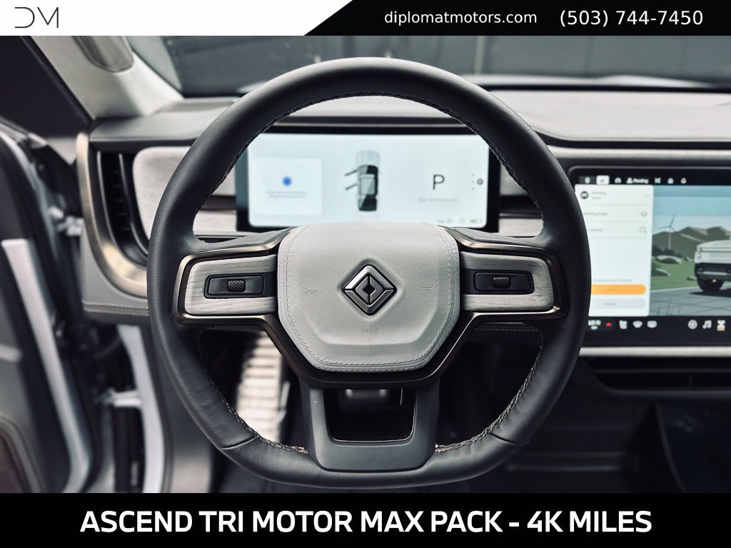Used 2025 Rivian R1S Premium Dual AWD/4WD image 32