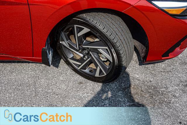 Used 2025 Hyundai Elantra SEL image 17