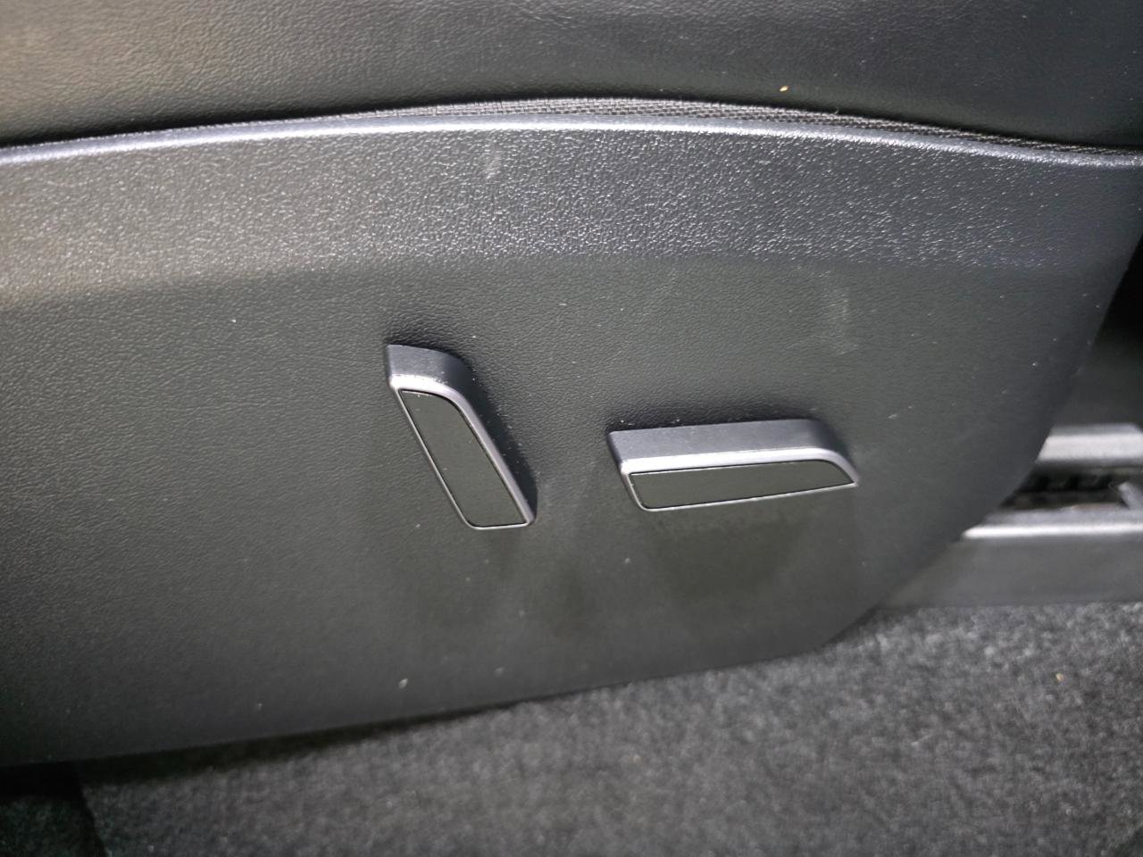 Used 2023 Tesla Model Y Long Range image 27