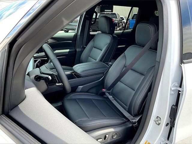 New 2025 Chevrolet Traverse LT w/ Driver Confidence Package image 9