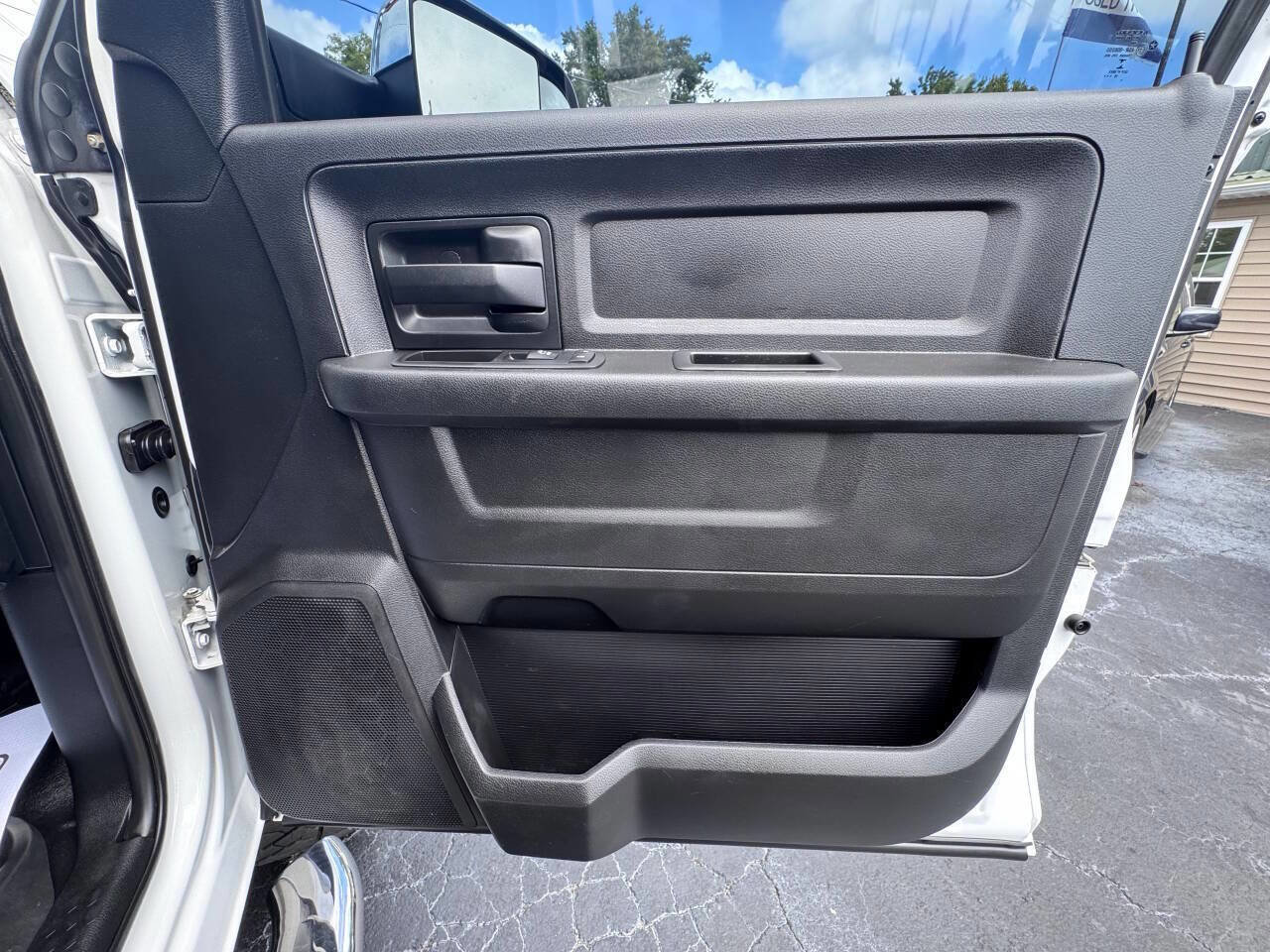 Used 2016 RAM 2500 Tradesman w/ Chrome Appearance Group image 37