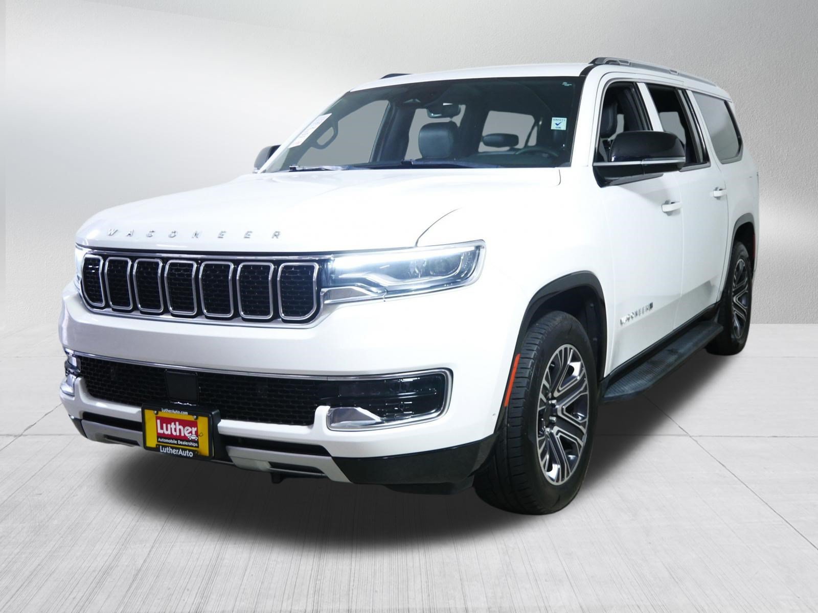 Used 2023 Jeep Wagoneer L Series II AWD/4WD image 3