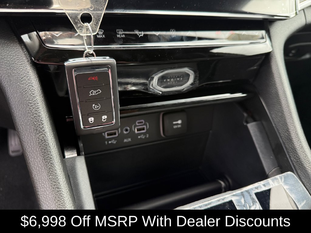 New 2026 Jeep Grand Cherokee Limited w/ Limited Altitude Package AWD/4WD image 28