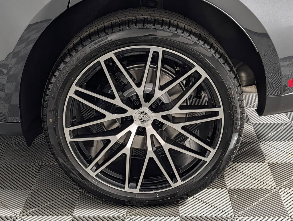 New 2026 Porsche Macan image 12