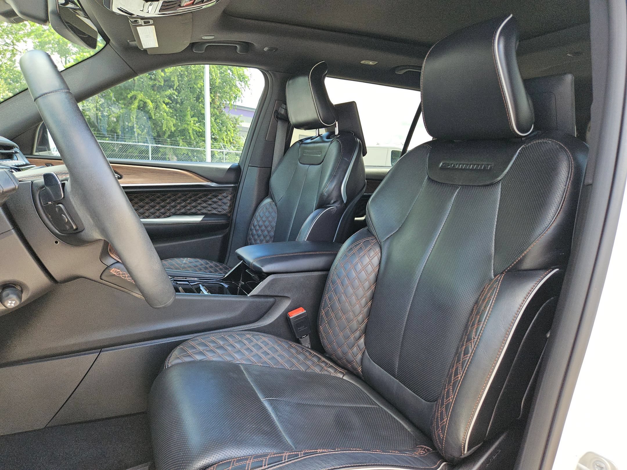 Used 2023 Jeep Grand Cherokee L Summit w/ Rear Seat Video Group I AWD/4WD image 13