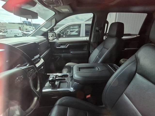 Used 2022 Chevrolet Silverado 1500 LT Trail Boss w/ LT Trail Boss Premium Package AWD/4WD image 12