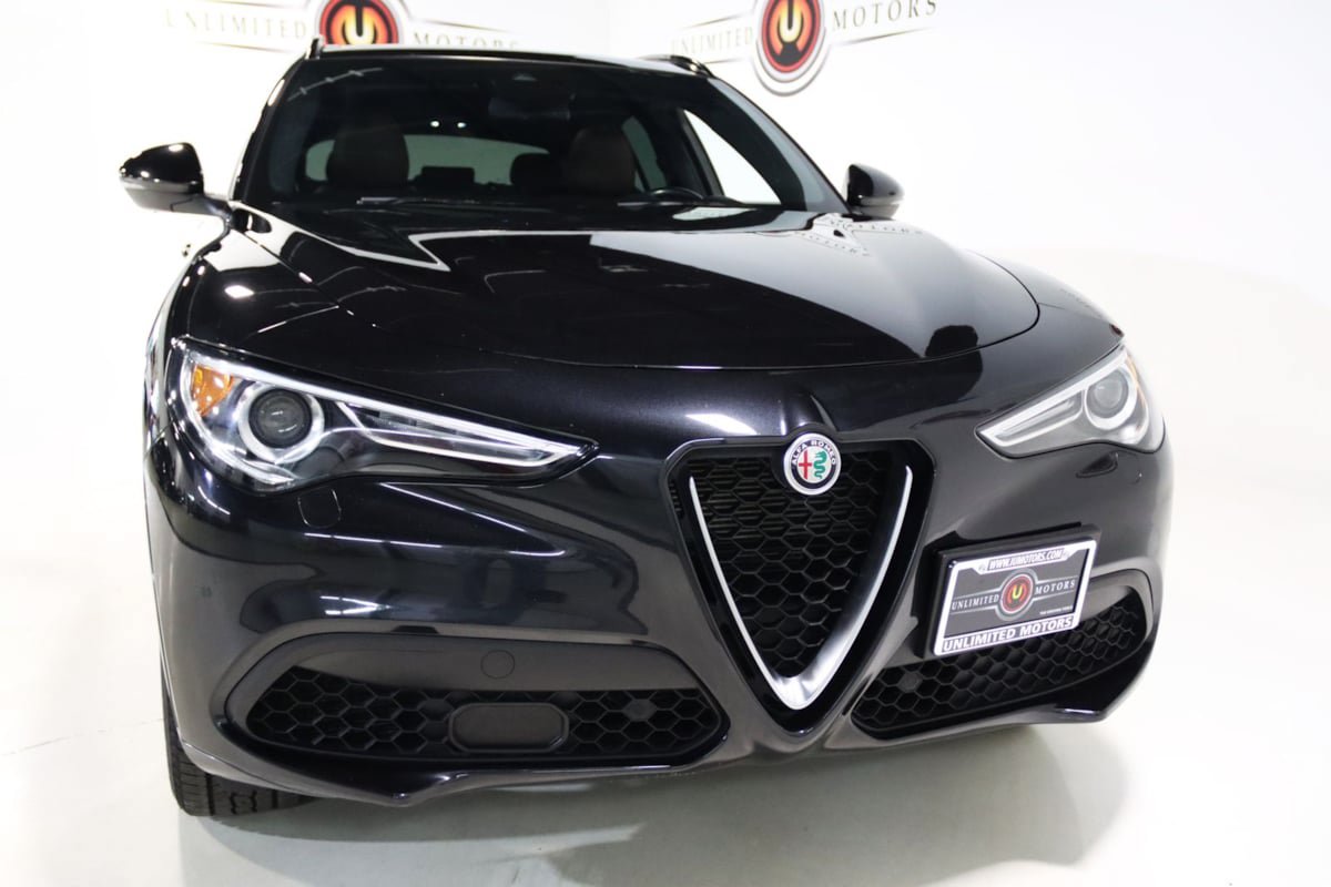 Used 2022 Alfa Romeo Stelvio Ti AWD/4WD image 23