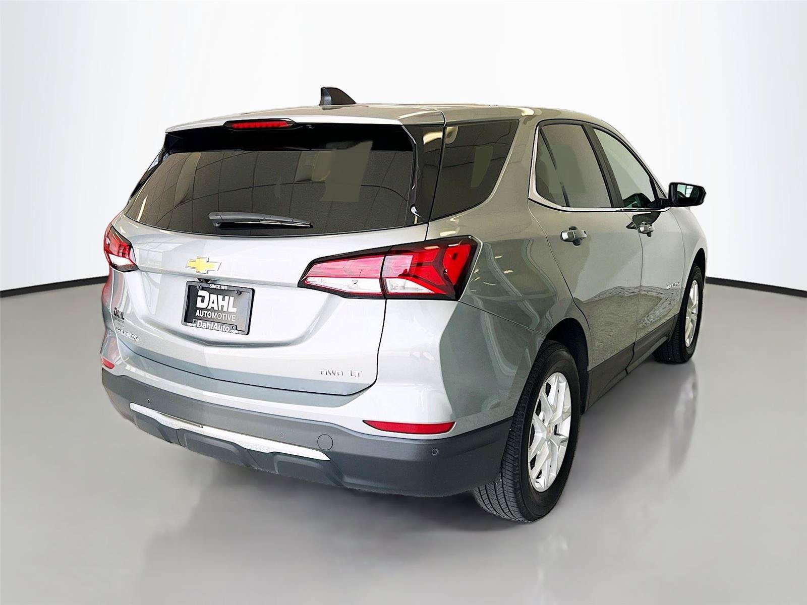 Used 2023 Chevrolet Equinox LT AWD/4WD image 13