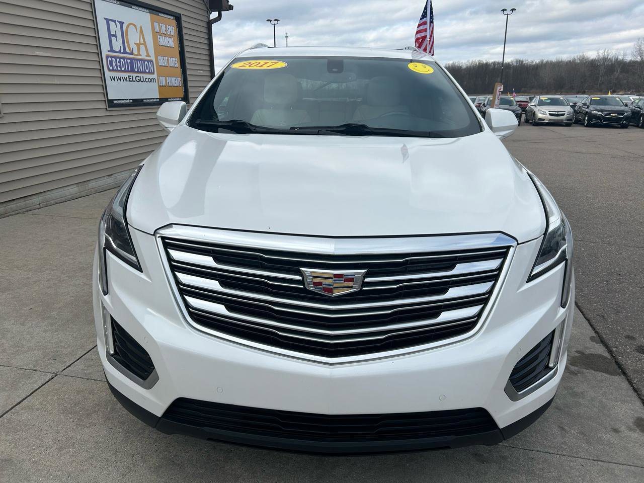 Used 2017 Cadillac XT5 Luxury w/ LPO, Wheel Lock Package image 2
