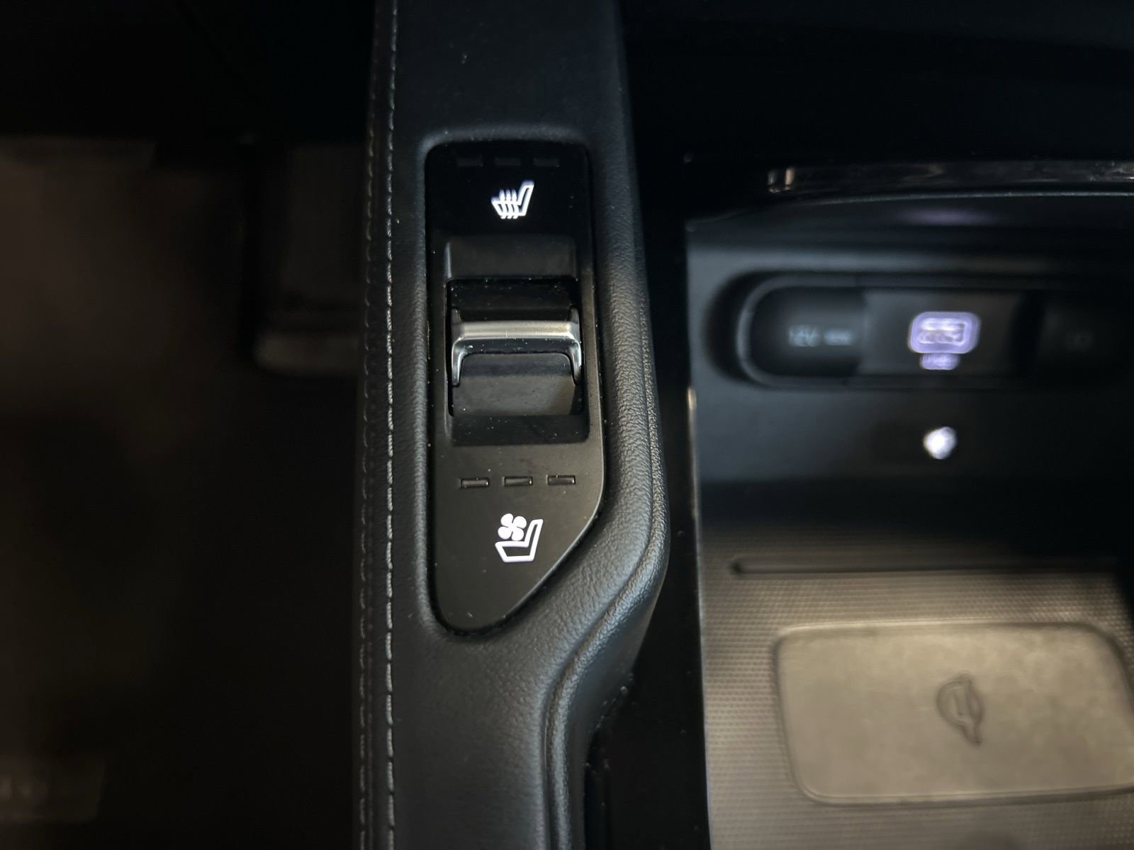 Used 2022 Kia Telluride EX image 30