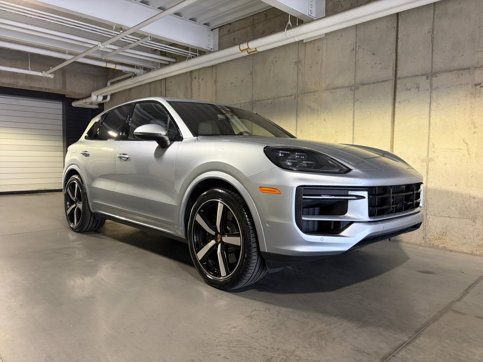 Certified 2025 Porsche Cayenne S AWD/4WD image 9