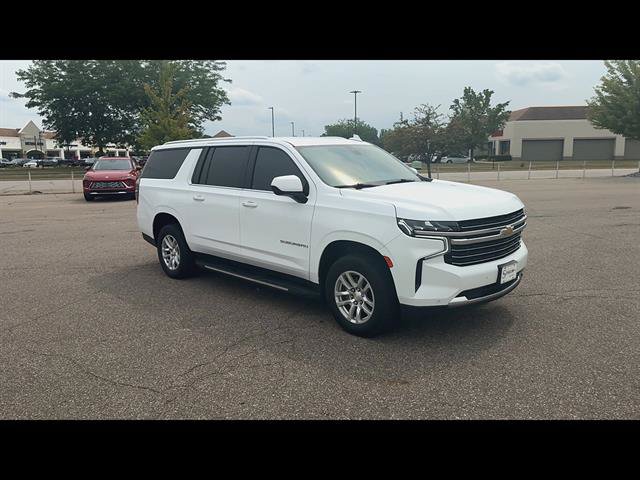 Used 2022 Chevrolet Suburban LT AWD/4WD image 2