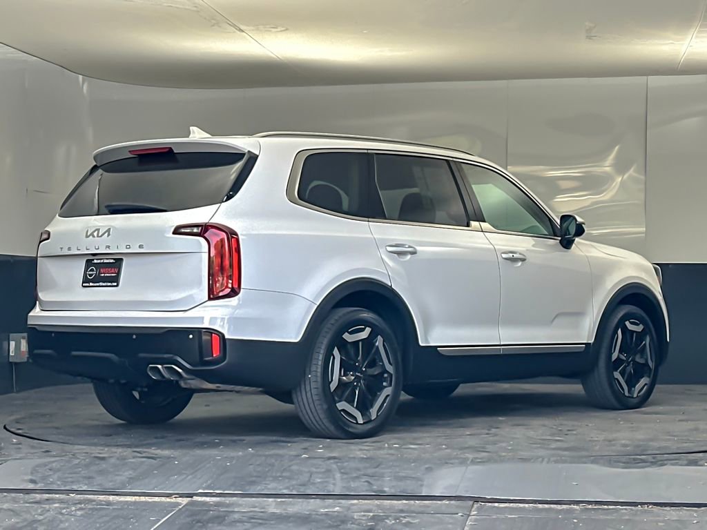 Used 2024 Kia Telluride S w/ S Sunroof Package image 3