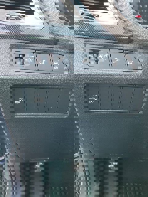 Used 2016 Hyundai Santa Fe Sport image 20