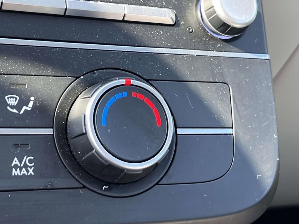 Certified 2025 Hyundai Tucson SE image 35