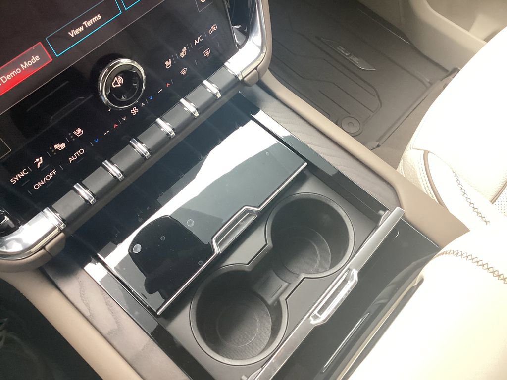 New 2026 GMC Yukon XL Denali w/ Denali Reserve Package RWD image 28