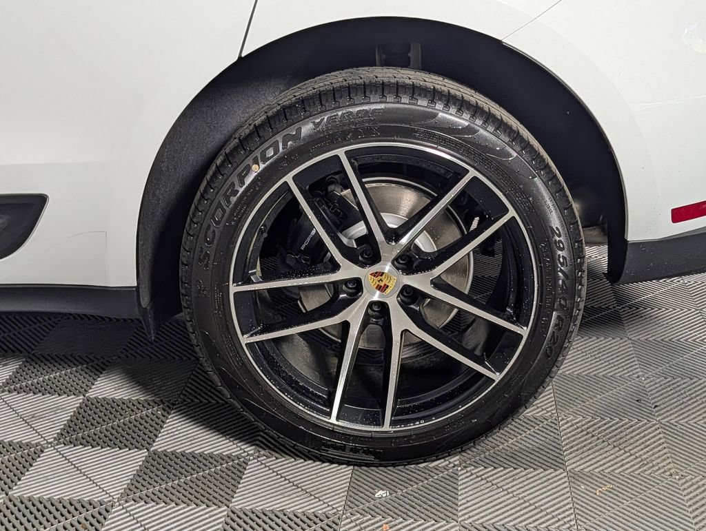 New 2026 Porsche Macan image 11