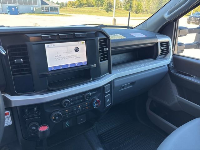 New 2023 Ford F450 XL w/ XL Chrome Package RWD image 25