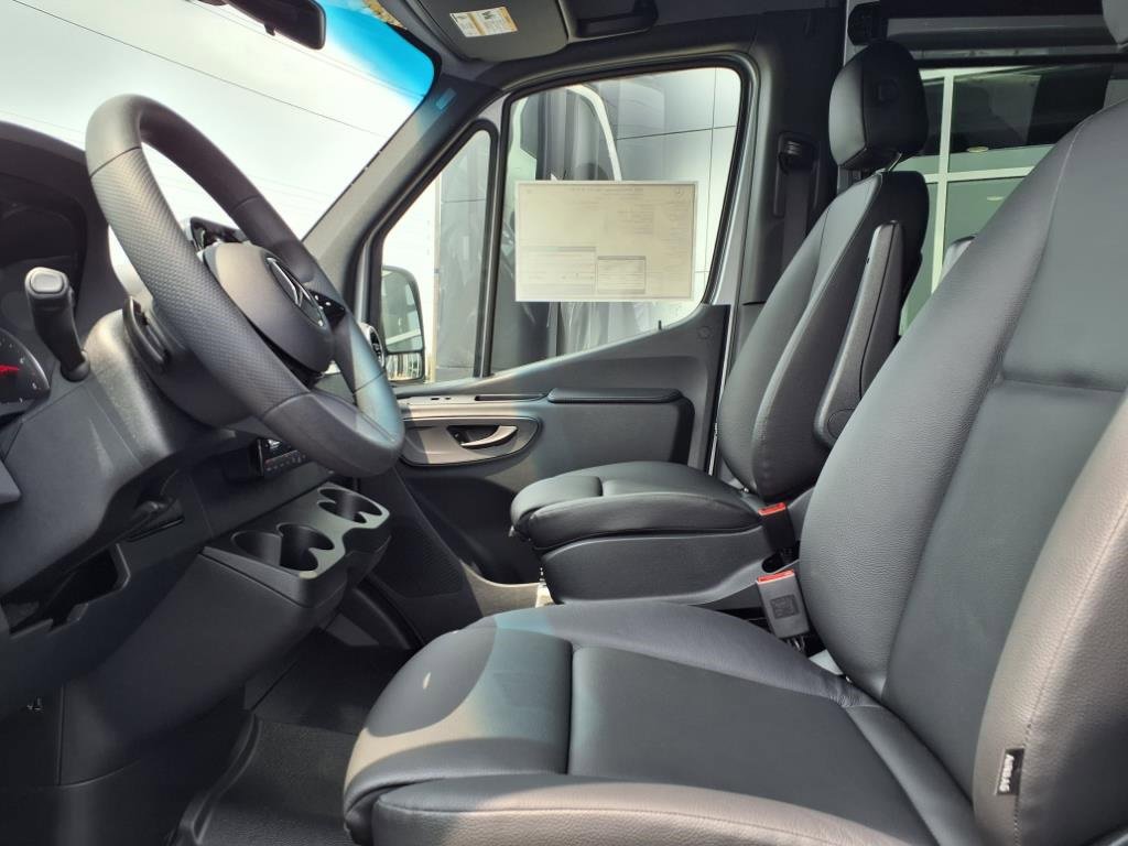 New 2025 Mercedes-Benz Sprinter 2500 image 14