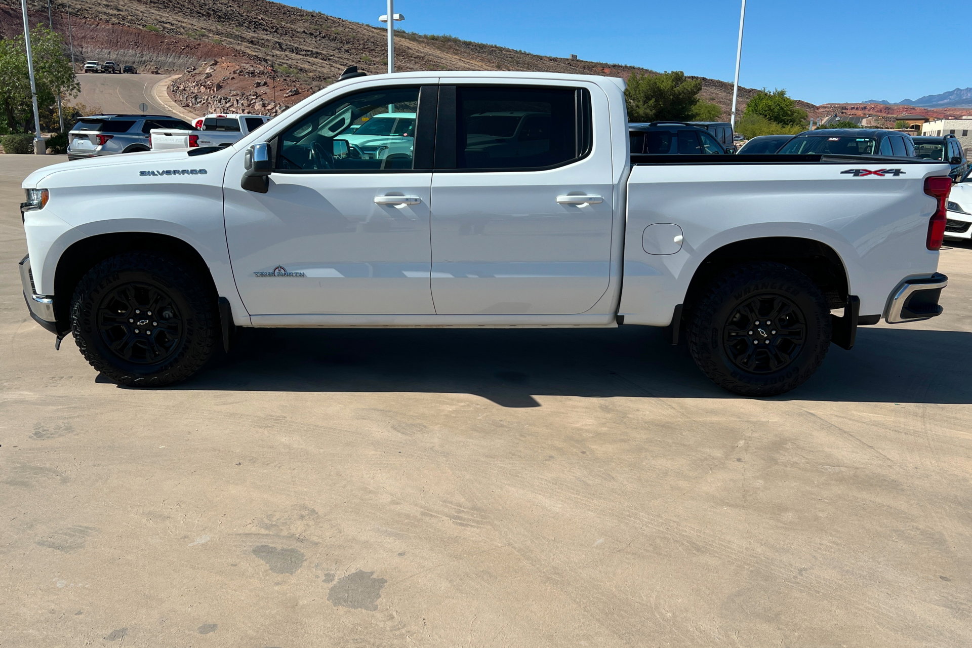 Used 2019 Chevrolet Silverado 1500 LT w/ True North Edition AWD/4WD image 2
