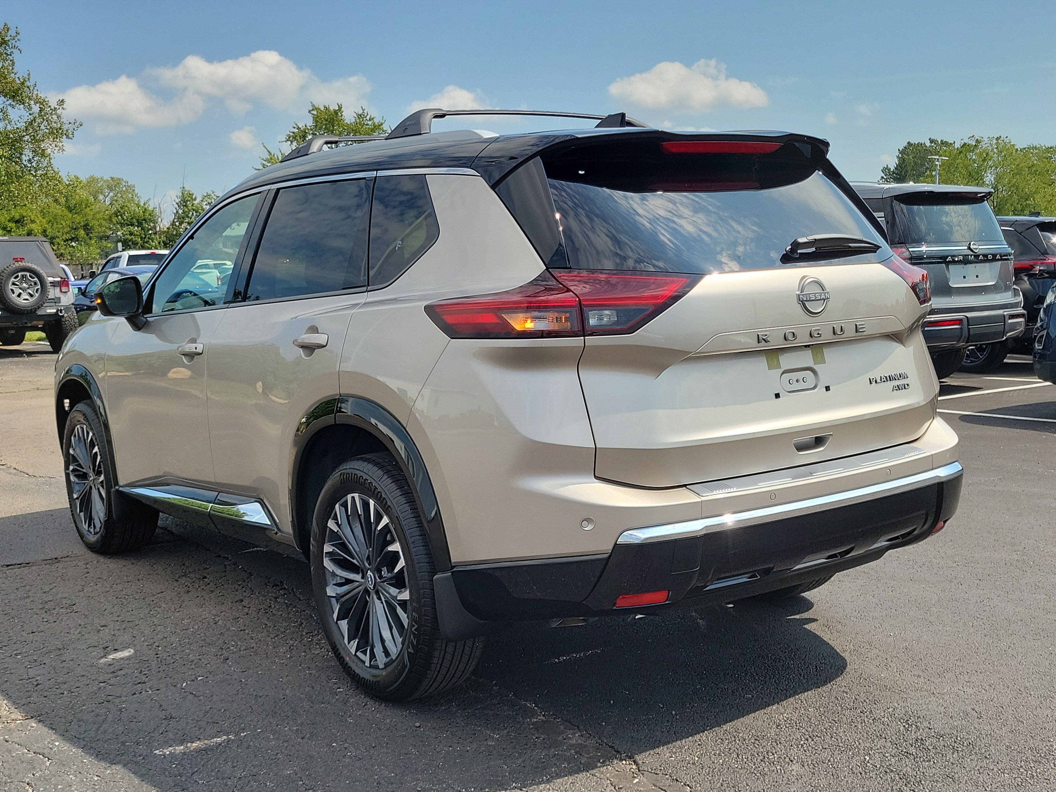 New 2026 Nissan Rogue Platinum w/ Platinum Premium Package AWD/4WD image 3