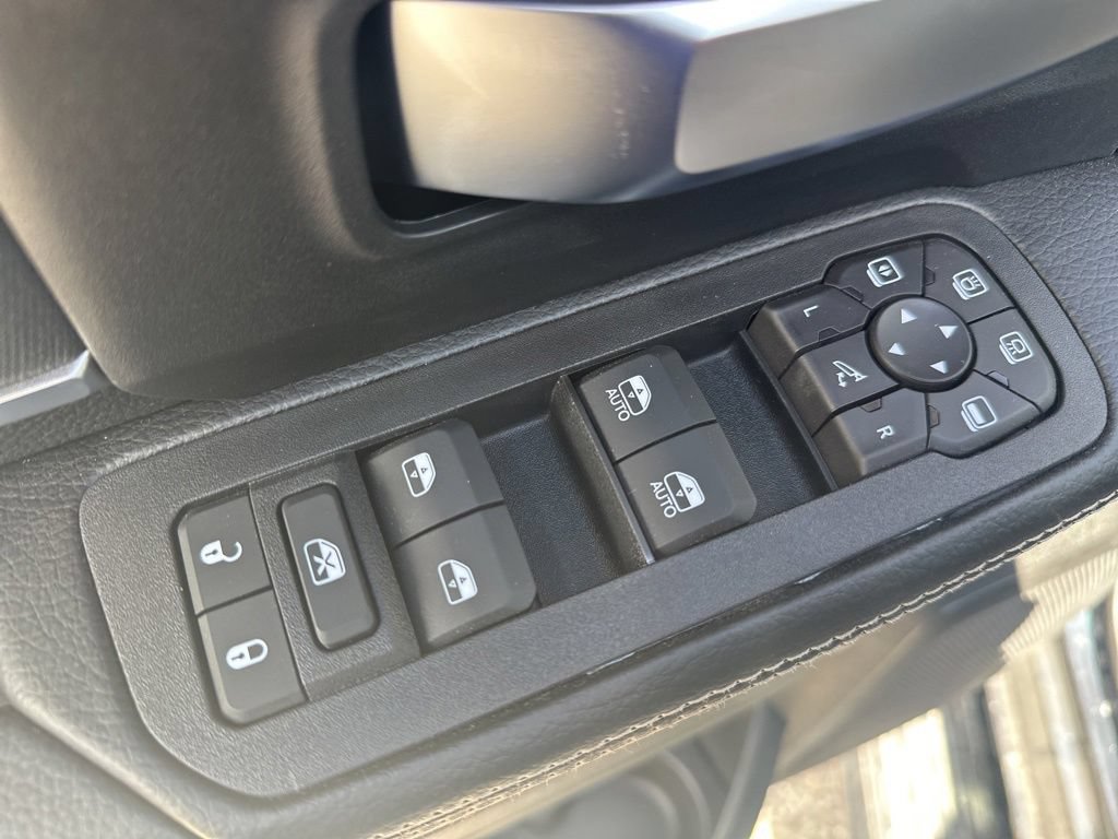 New 2026 RAM 2500 Big Horn AWD/4WD image 13