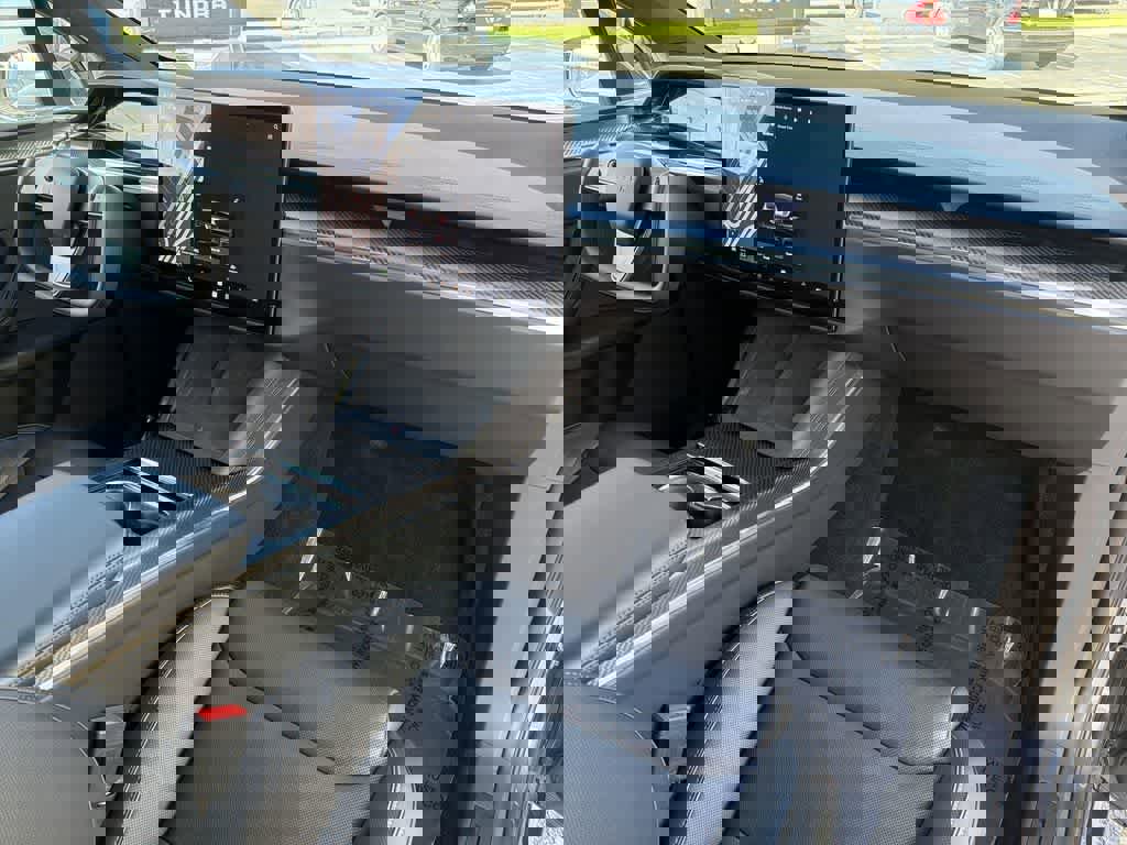 Used 2022 Tesla Model X Plaid image 43