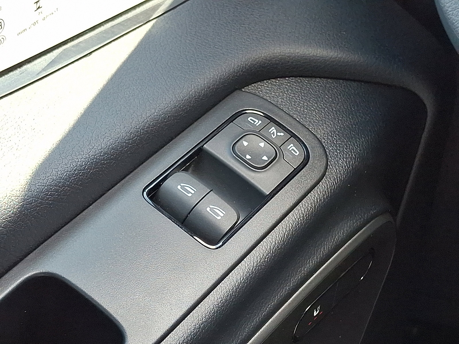 Used 2025 Mercedes-Benz Sprinter 2500 image 25