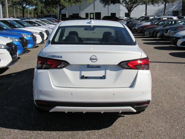 New 2025 Nissan Versa SV w/ Trunk Package FWD image 4