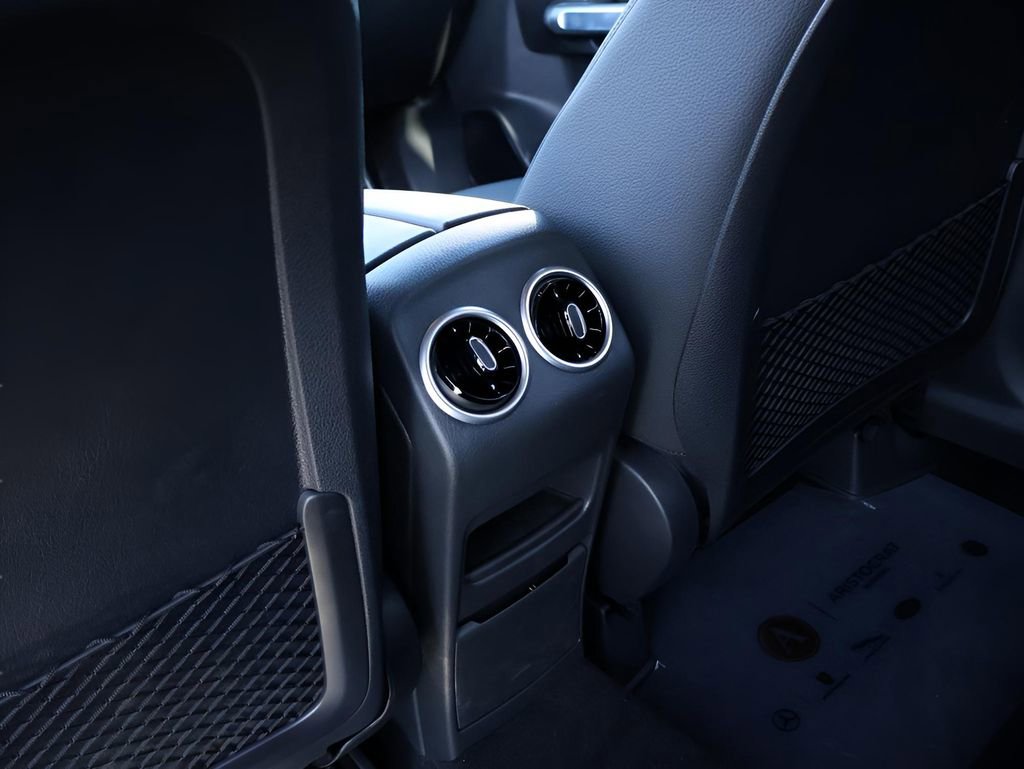 New 2026 Mercedes-Benz GLB 250 4MATIC image 30