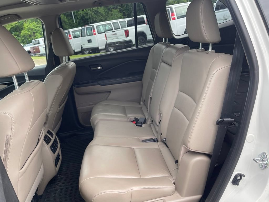 Used 2019 Honda Pilot Touring image 10