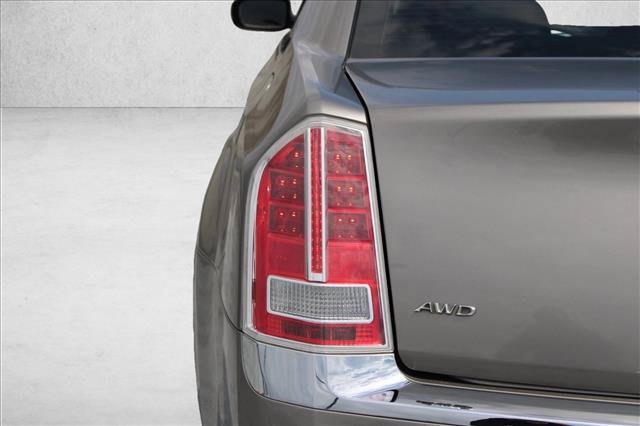 Used 2014 Chrysler 300 C AWD/4WD image 9