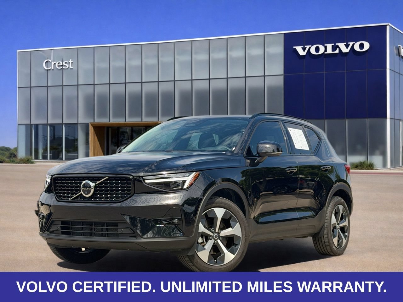 Certified 2026 Volvo XC40 B5 Plus AWD/4WD image 1