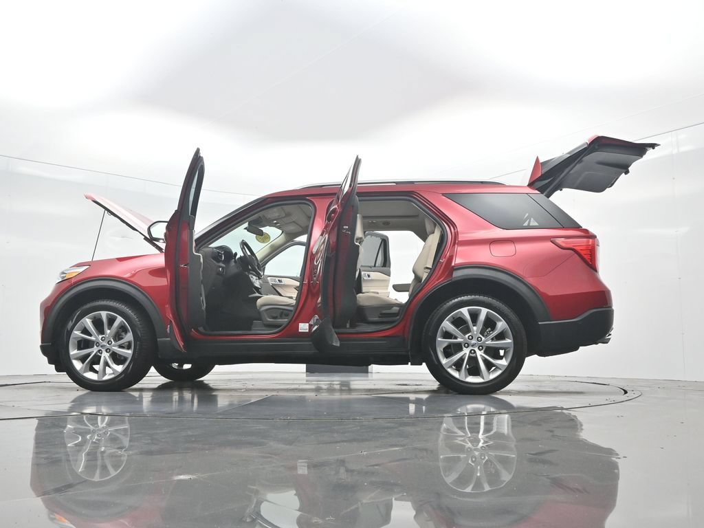 Used 2021 Ford Explorer Platinum w/ Equipment Group 601A AWD/4WD image 52